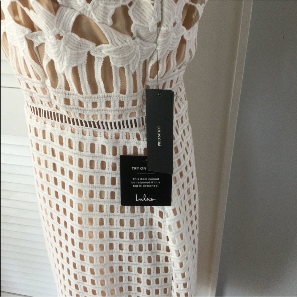NWT Lulu’s Nude Look Lace Dress - Picture 5 of 8
